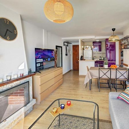 Apartament Pau Casals, 2 Min Walk From The Sea & Sea View Lloret de Mar Eksteriør billede