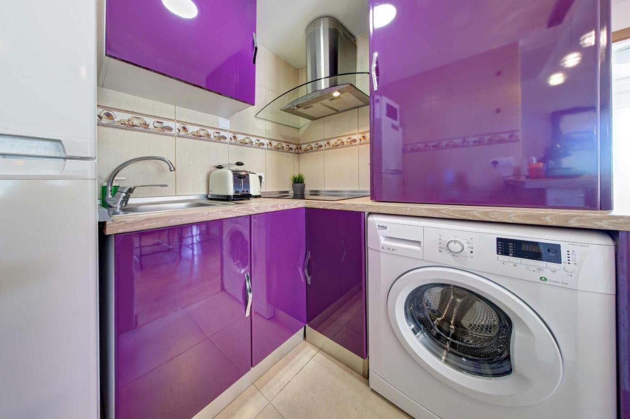 Apartament Pau Casals, 2 Min Walk From The Sea & Sea View Lloret de Mar Eksteriør billede