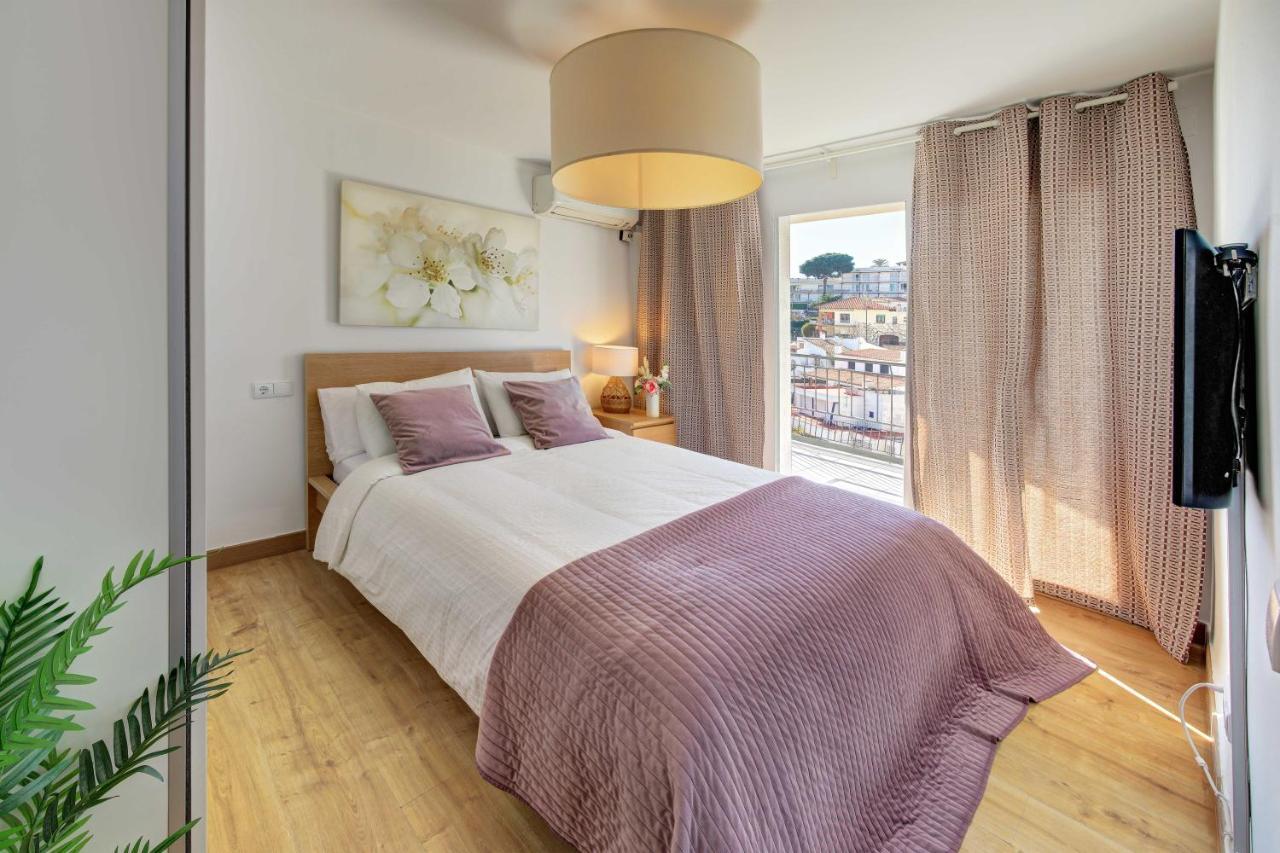 Apartament Pau Casals, 2 Min Walk From The Sea & Sea View Lloret de Mar Eksteriør billede