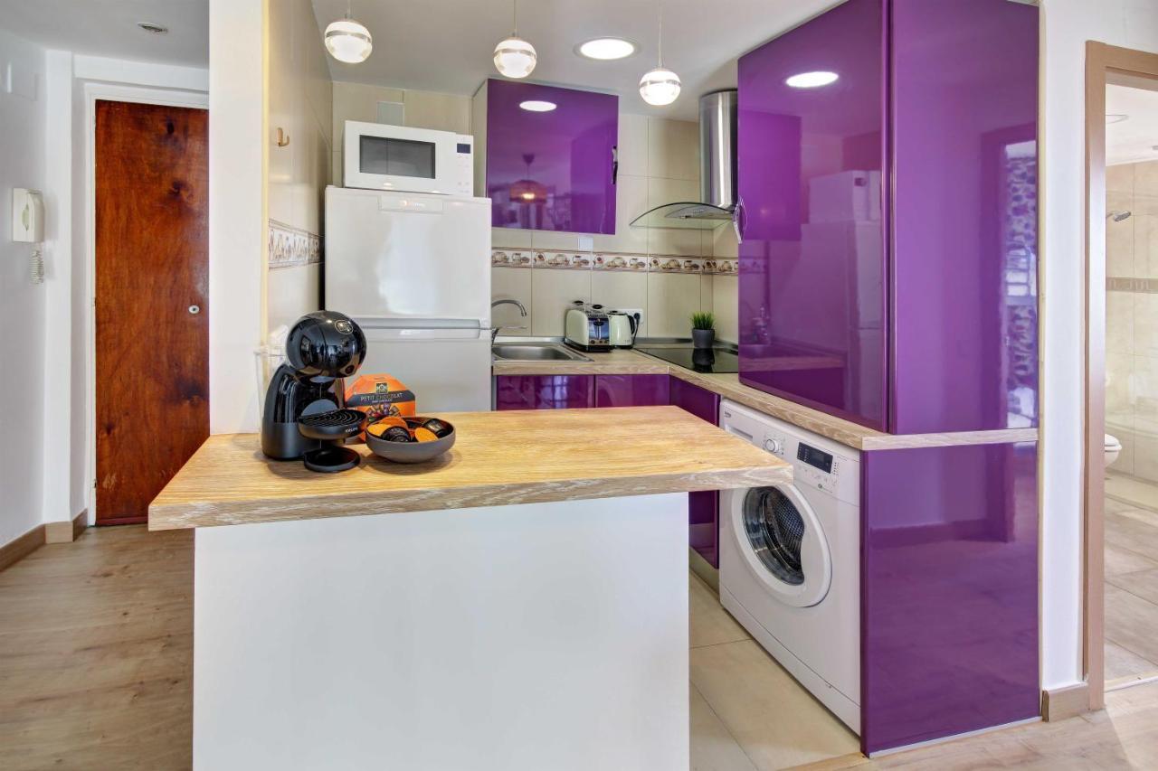 Apartament Pau Casals, 2 Min Walk From The Sea & Sea View Lloret de Mar Eksteriør billede