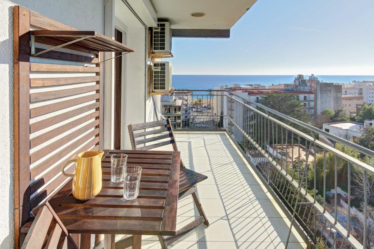 Apartament Pau Casals, 2 Min Walk From The Sea & Sea View Lloret de Mar Eksteriør billede
