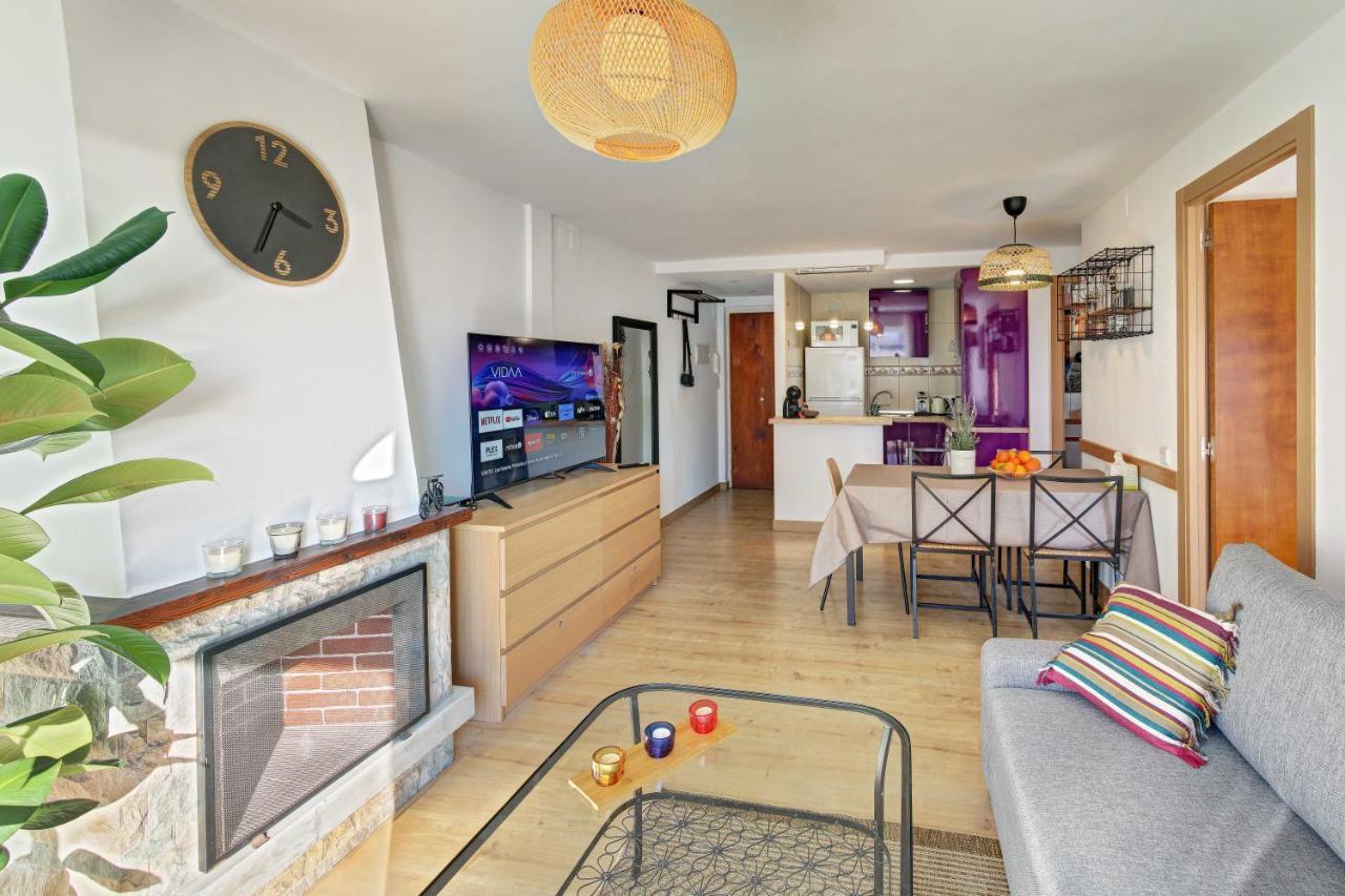 Apartament Pau Casals, 2 Min Walk From The Sea & Sea View Lloret de Mar Eksteriør billede